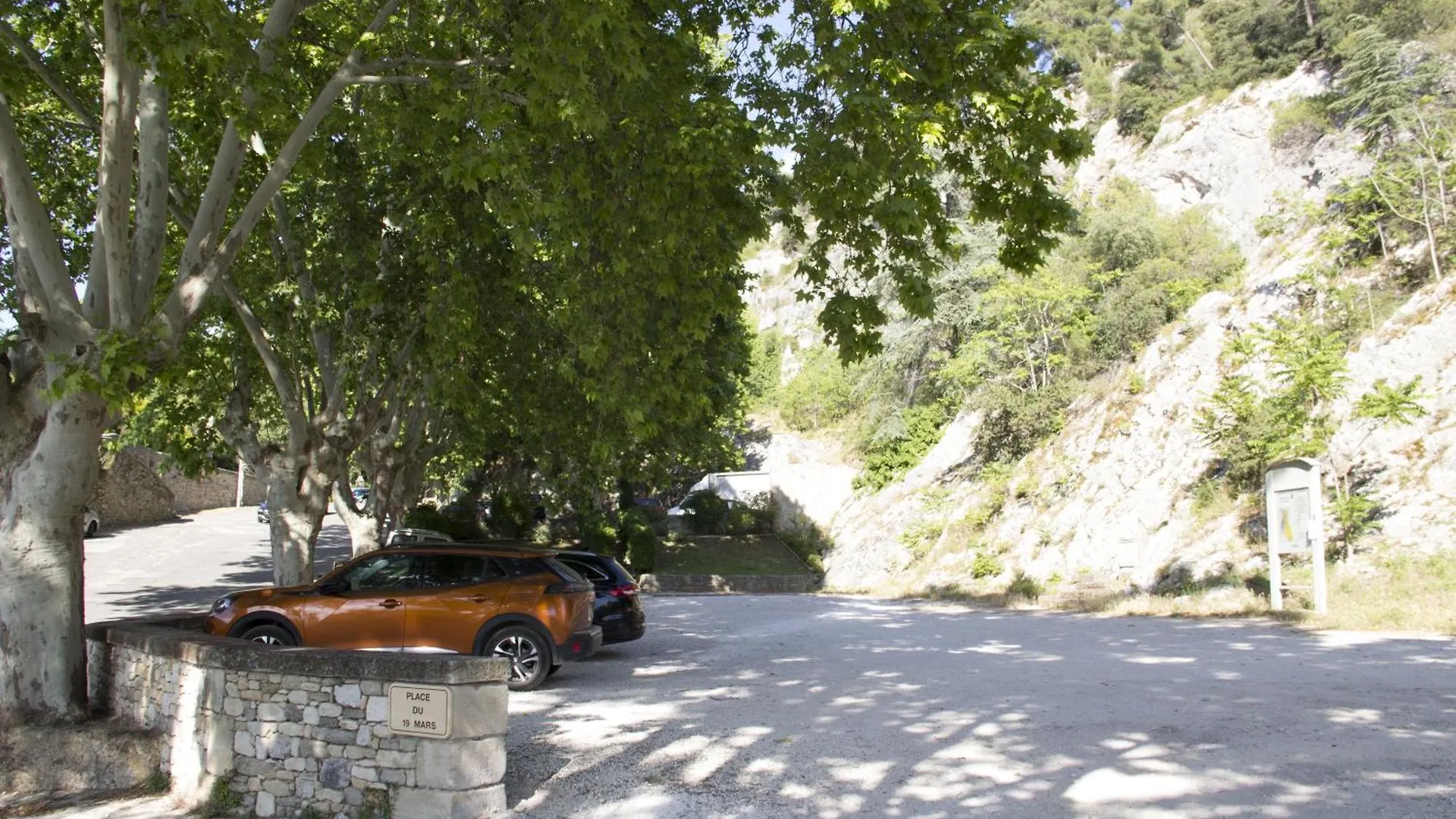 Holiday home Les Trois Gites Robion en Luberon France