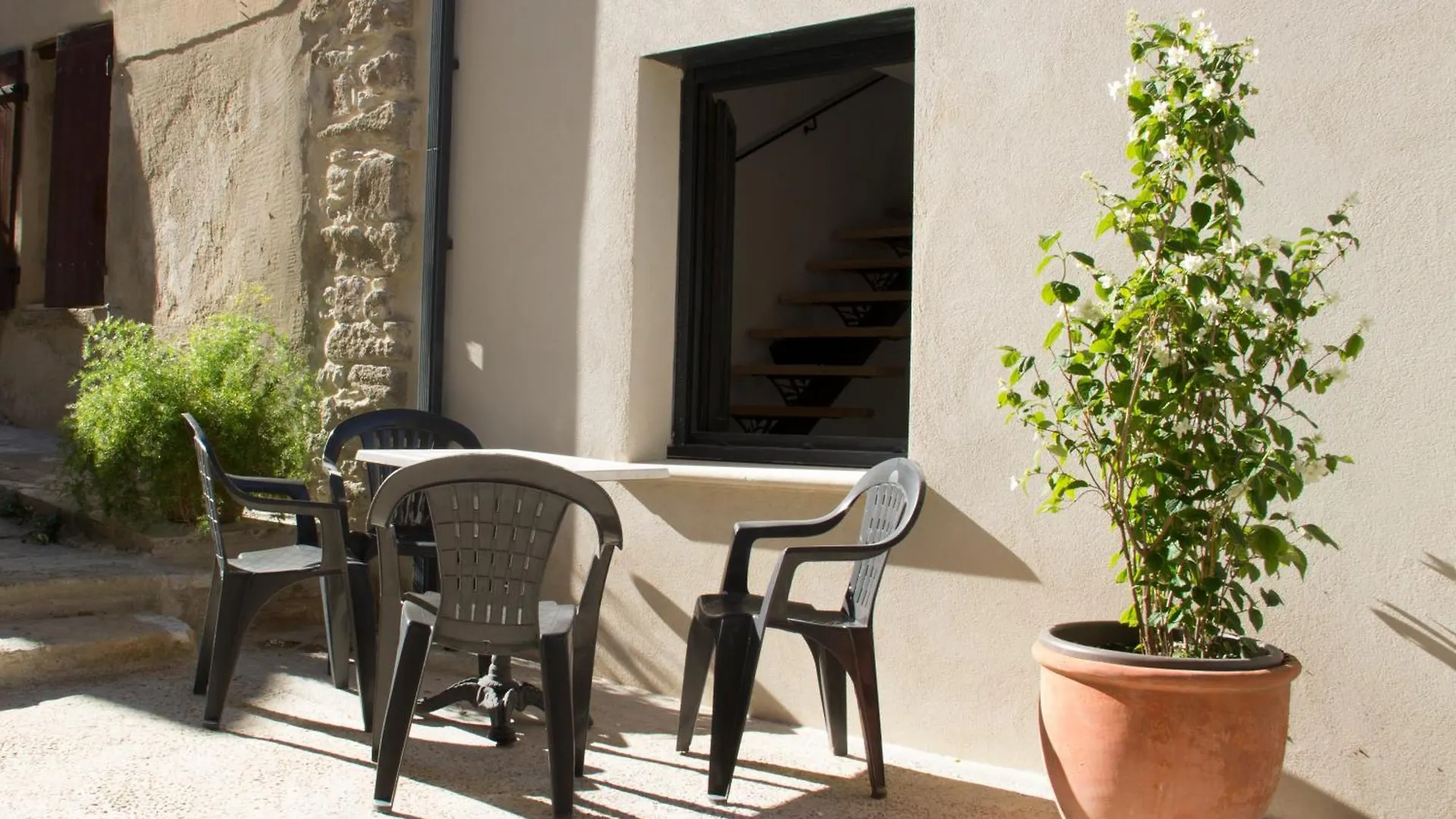 Les Trois Gites Robion en Luberon