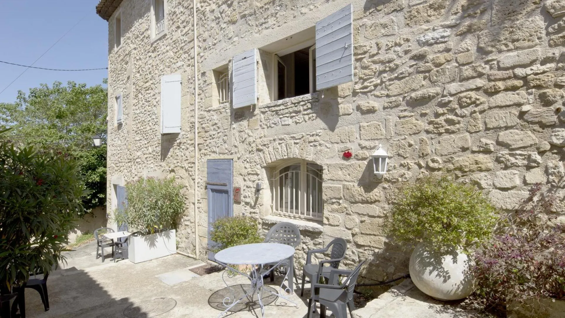 Les Trois Gites Robion en Luberon