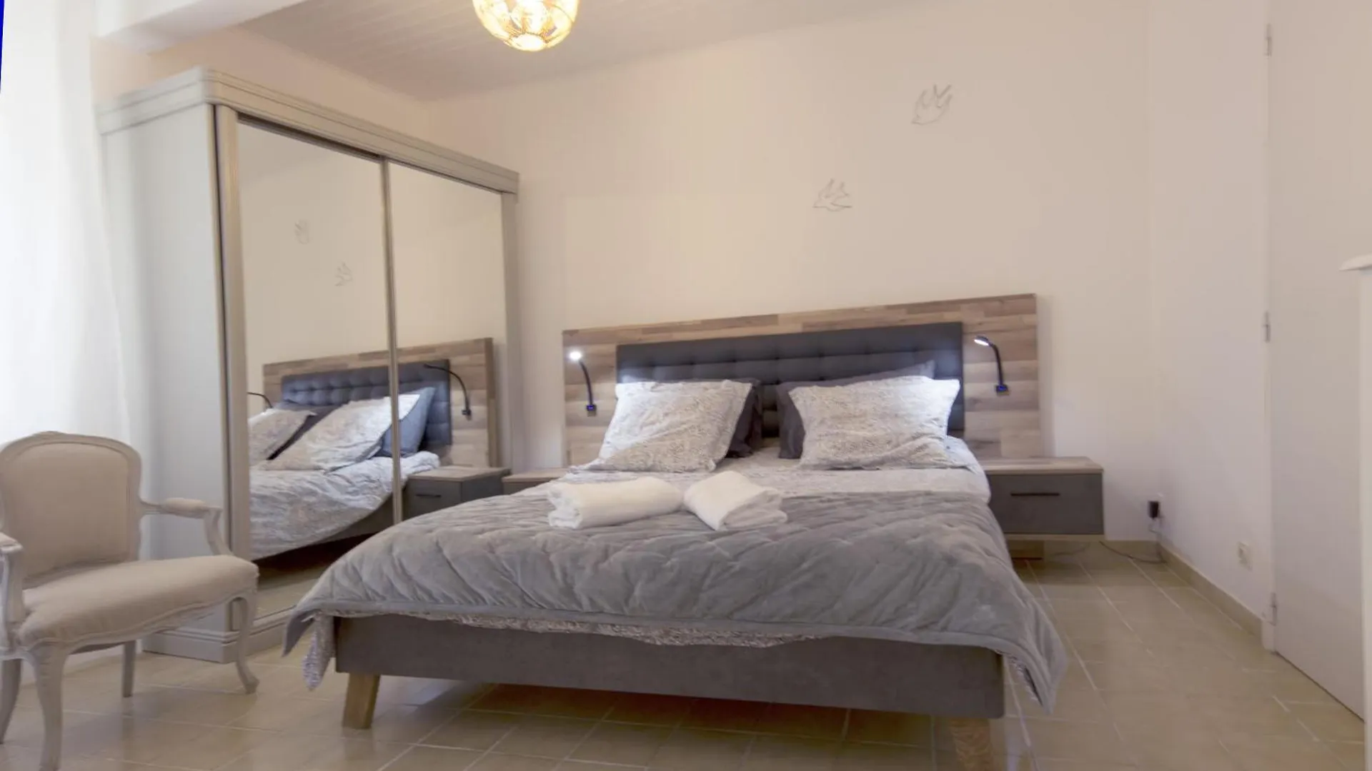 Les Trois Gites Robion en Luberon Holiday home